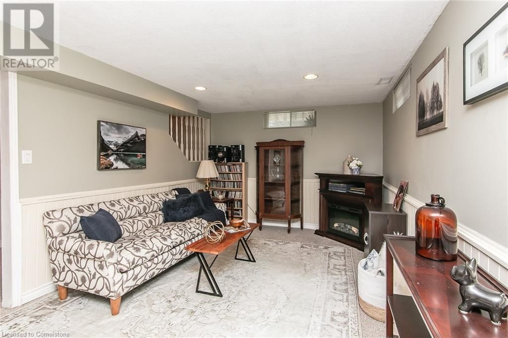 586 DRUMMERHILL CRESCENT Image 34