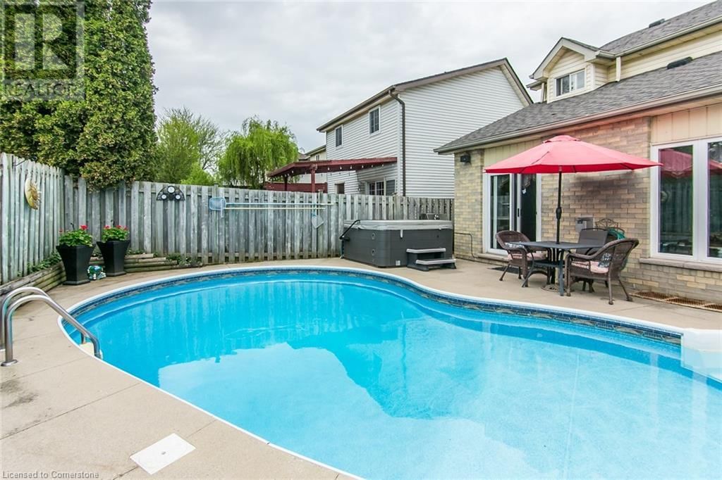 586 DRUMMERHILL CRESCENT Image 42