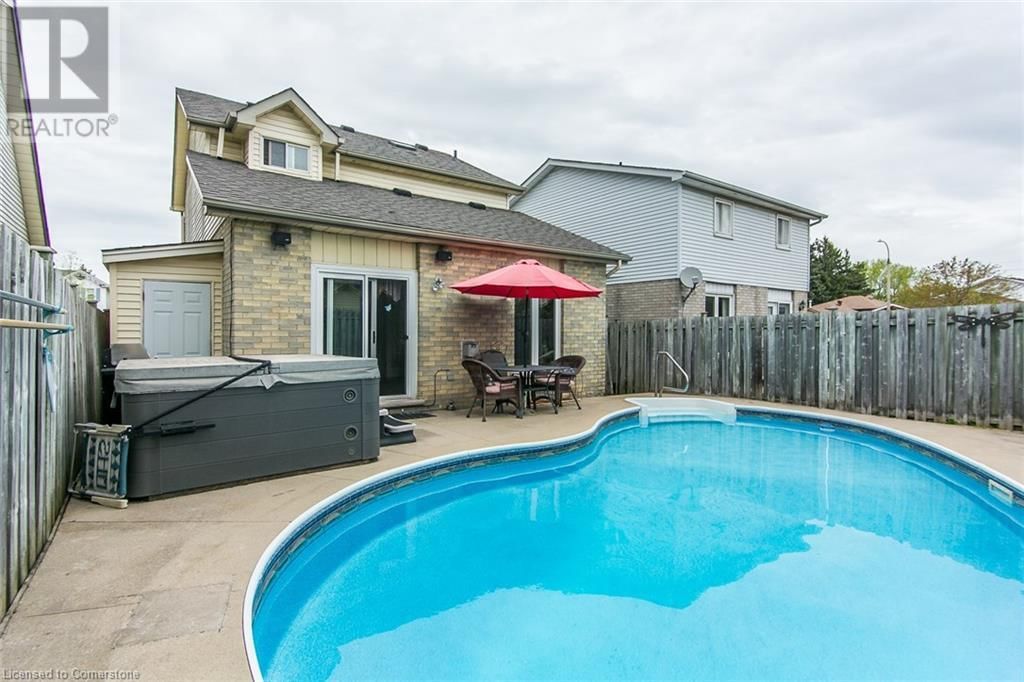 586 DRUMMERHILL CRESCENT Image 44