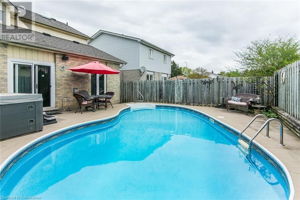 586 DRUMMERHILL CRESCENT Image 46