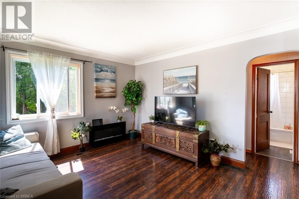 6 EASTBOURNE STREET Image 8