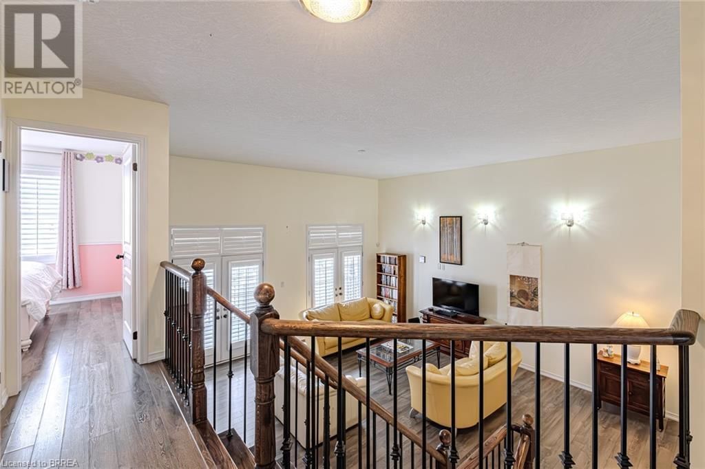 29 CARROLL LANE Image 23