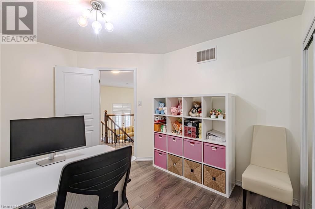 29 CARROLL LANE Image 29