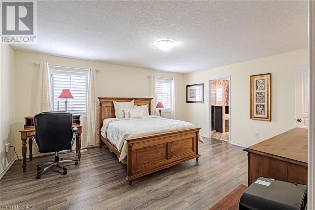 29 CARROLL LANE Image 32