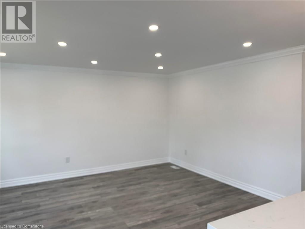 Upper - 114 WARREN AVENUE Image 10