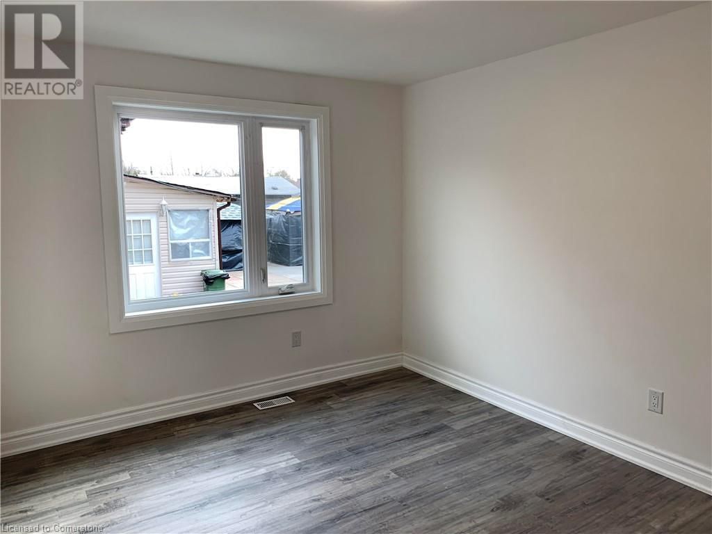 Upper - 114 WARREN AVENUE Image 6