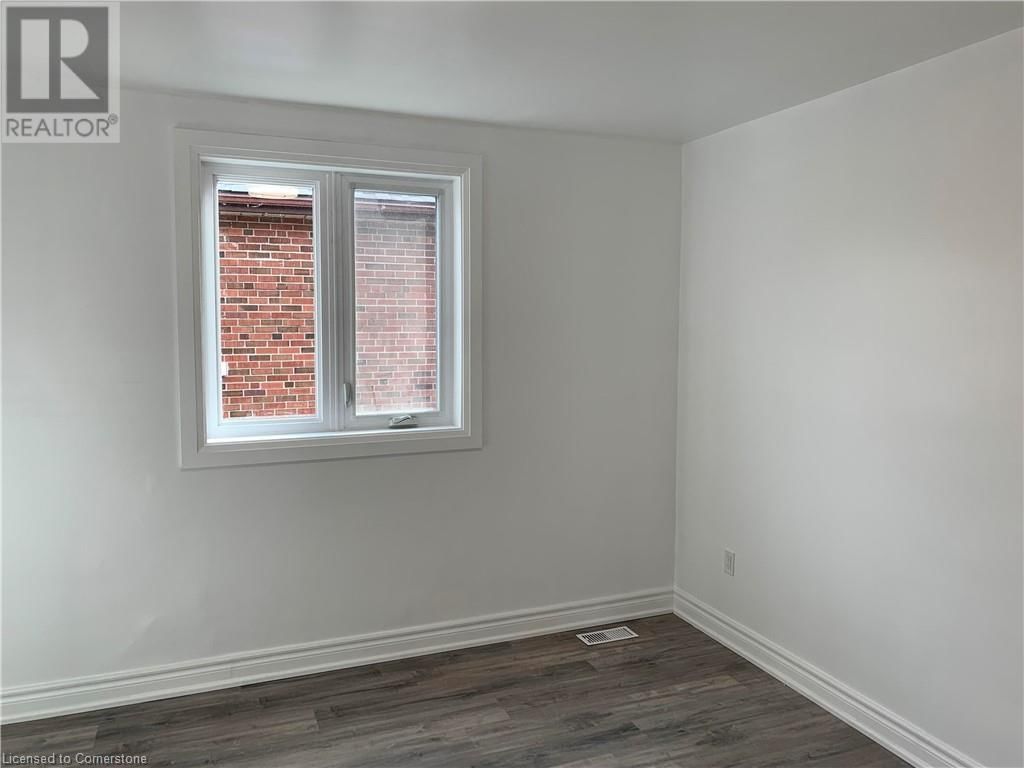 Upper - 114 WARREN AVENUE Image 7
