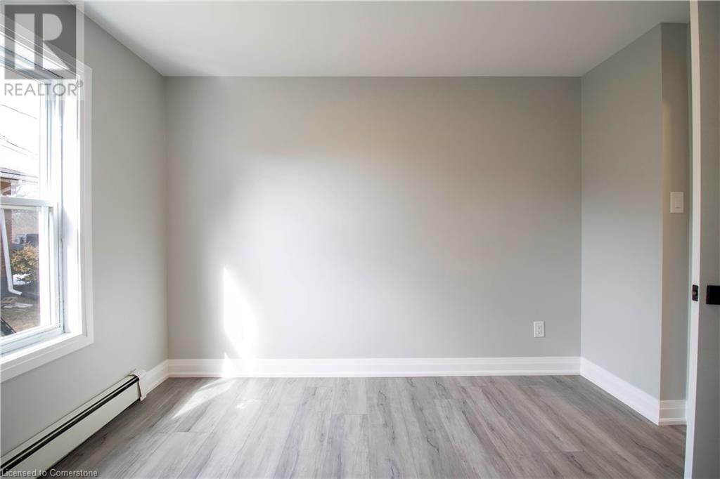 393 BOWEN ROAD Image 11