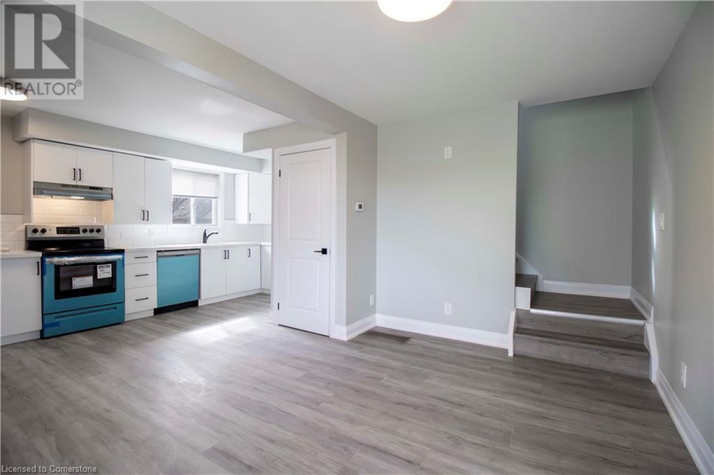 393 BOWEN ROAD Image 29