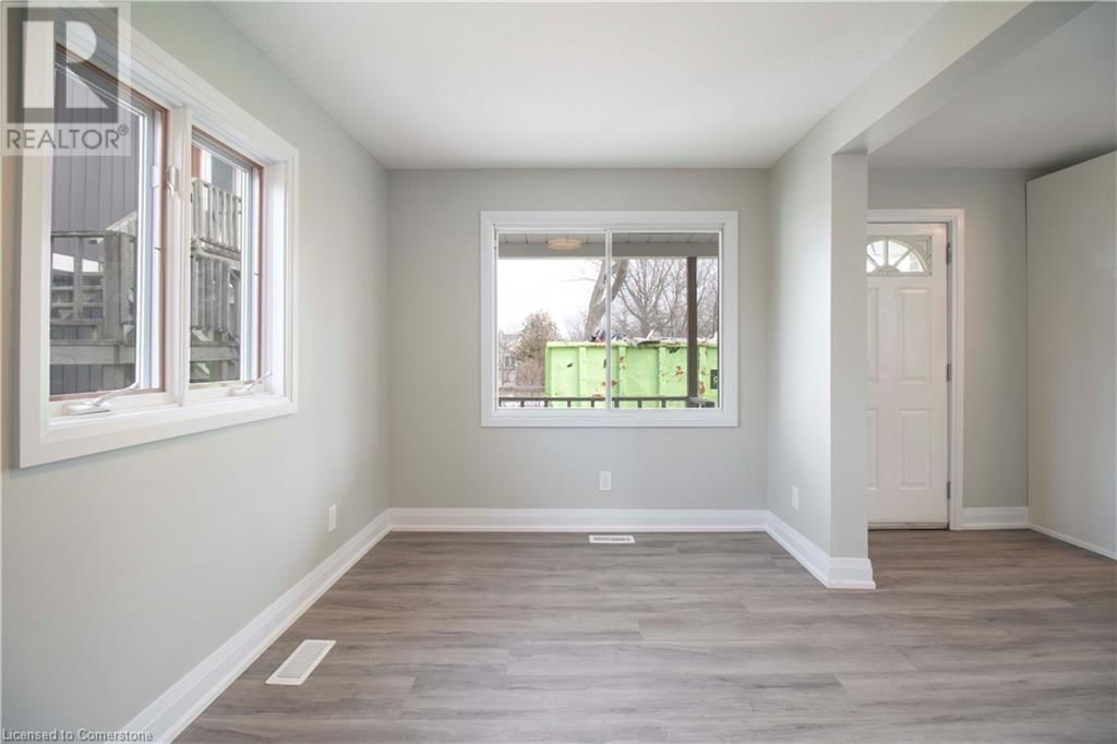 393 BOWEN ROAD Image 31