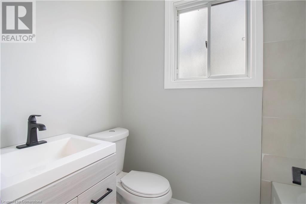 393 BOWEN ROAD Image 33