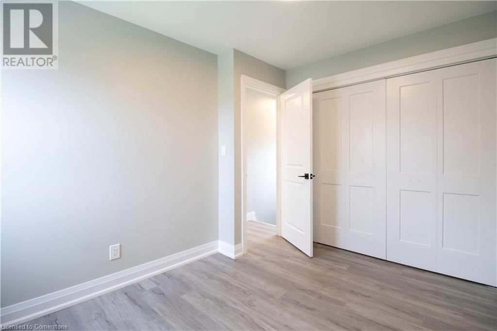 393 BOWEN ROAD Image 35