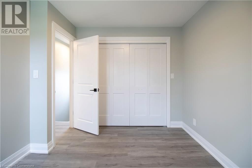 393 BOWEN ROAD Image 36