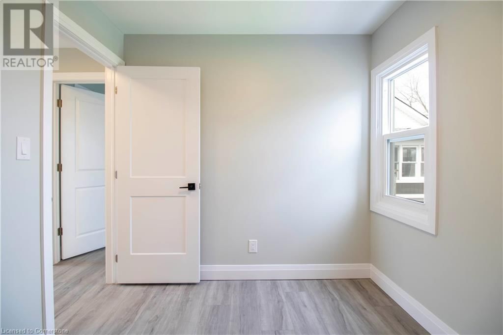 393 BOWEN ROAD Image 38