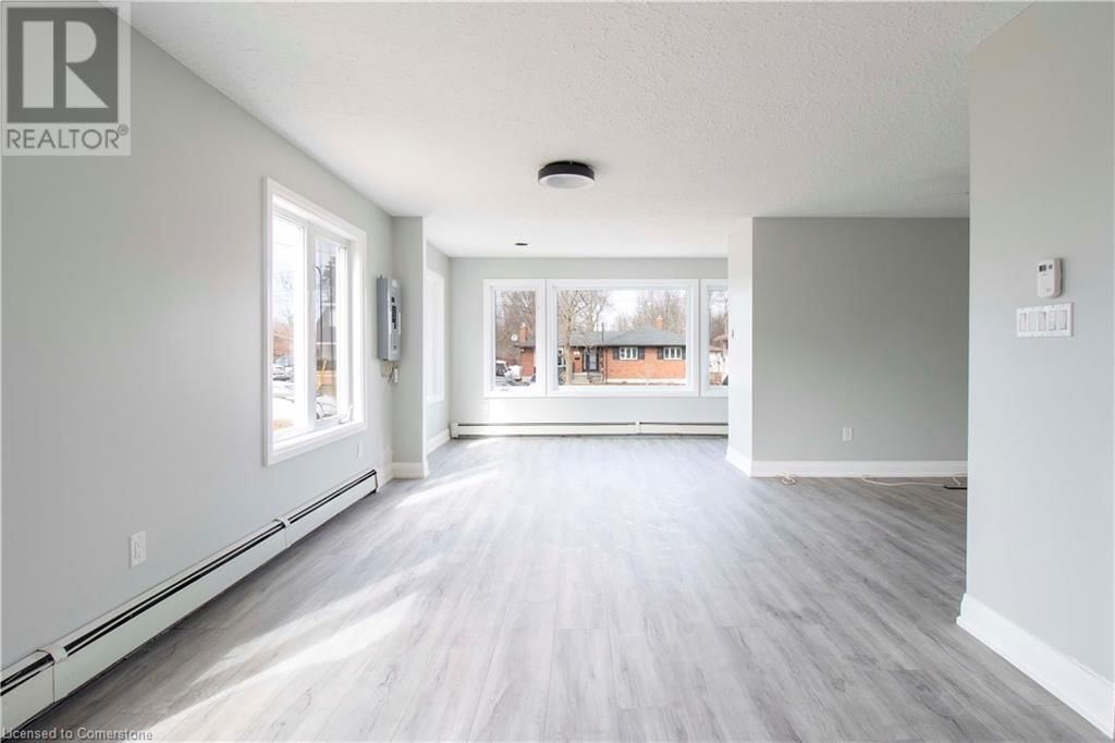 393 BOWEN ROAD Image 4