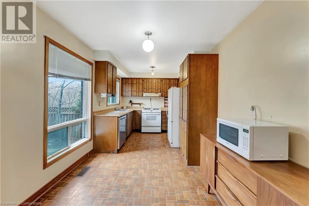 43 CURTIS DRIVE Image 17