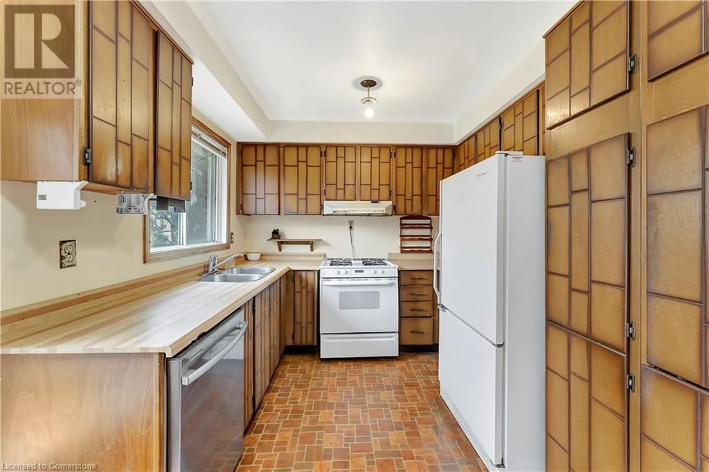 43 CURTIS DRIVE Image 18