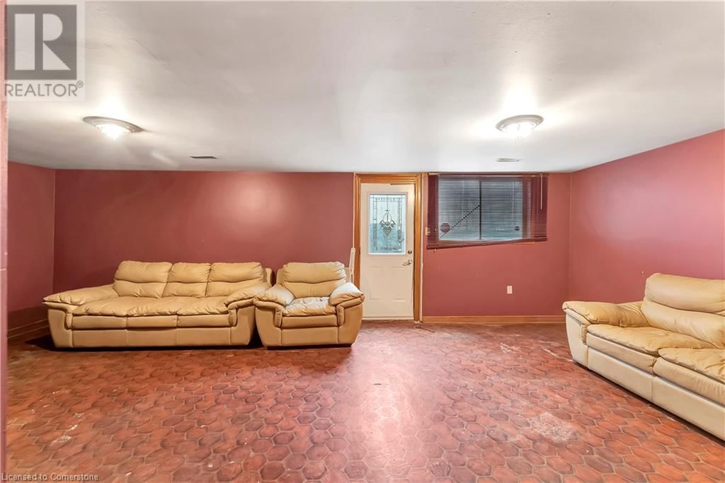 43 CURTIS DRIVE Image 31