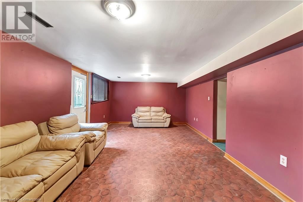 43 CURTIS DRIVE Image 33