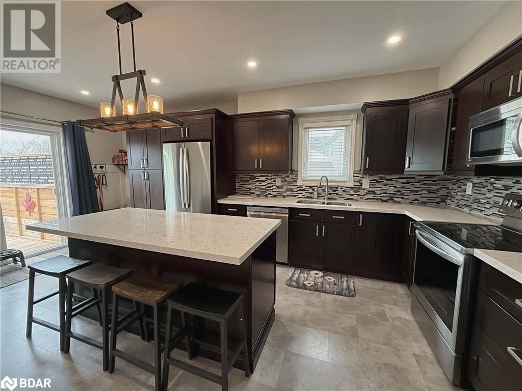 144 MAPLEWOOD DRIVE Image 12