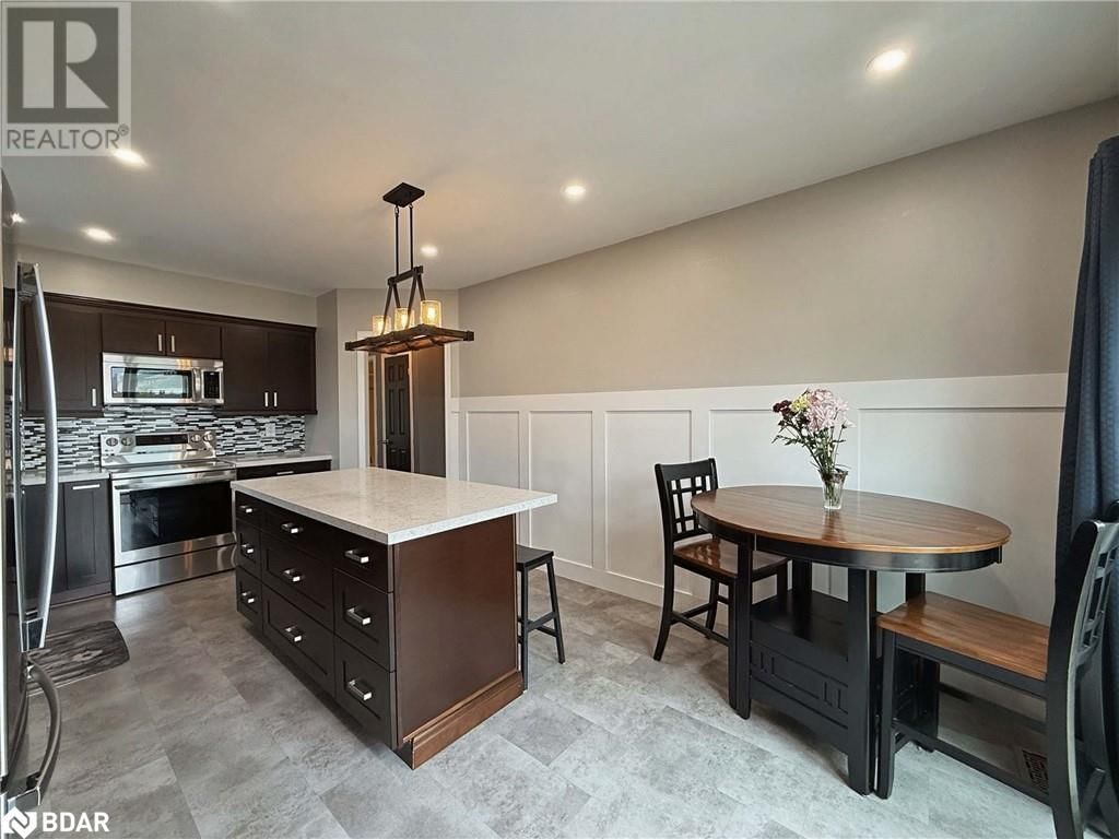 144 MAPLEWOOD DRIVE Image 15