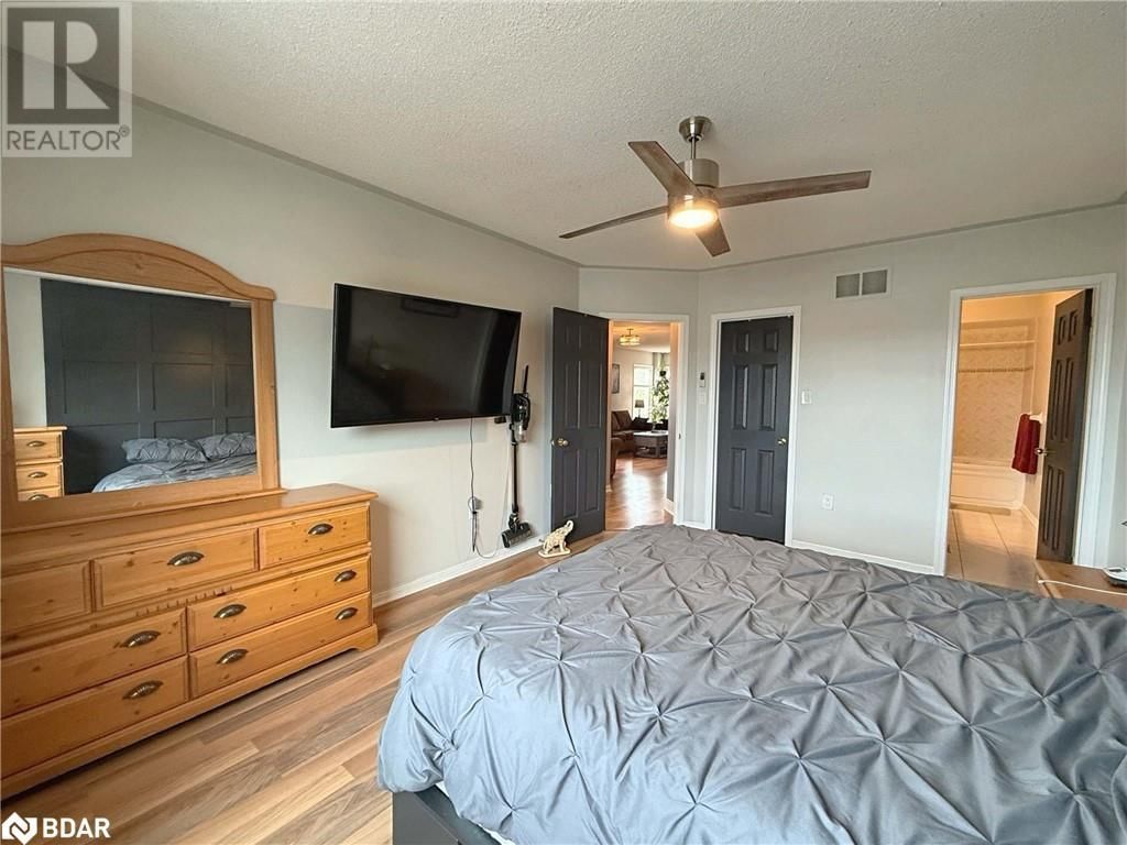 144 MAPLEWOOD DRIVE Image 21
