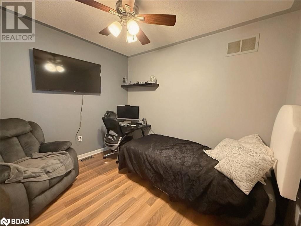 144 MAPLEWOOD DRIVE Image 25