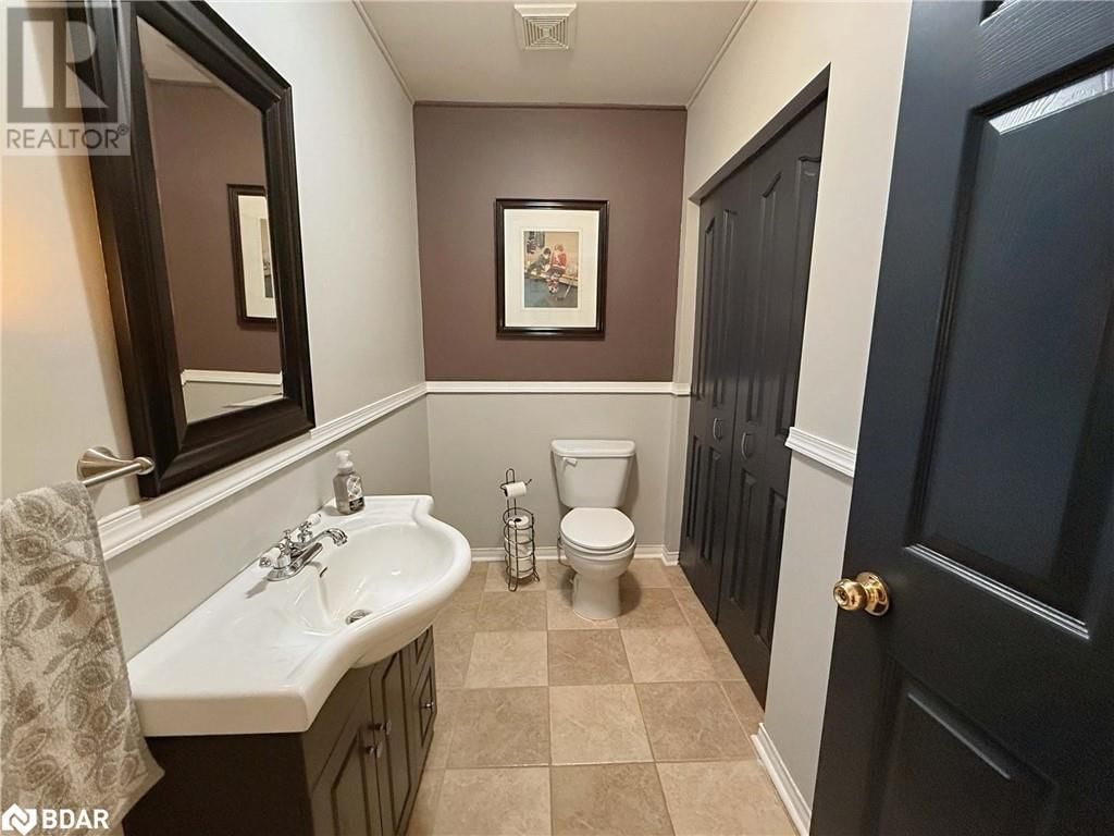 144 MAPLEWOOD DRIVE Image 38