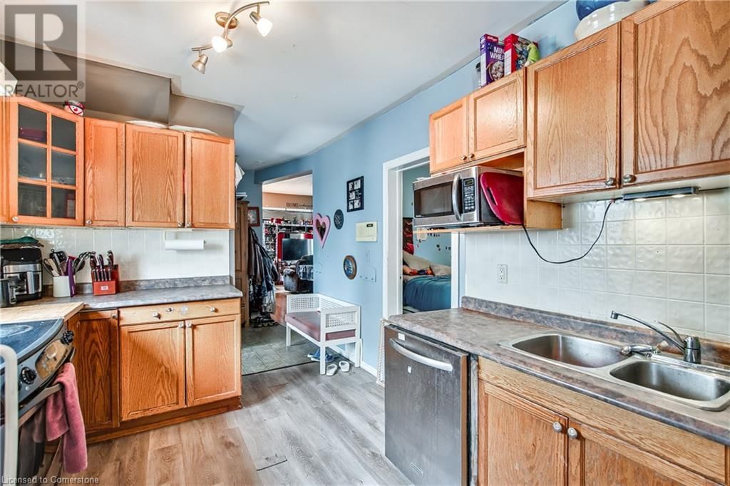 4674 RYERSON CRESCENT Image 19