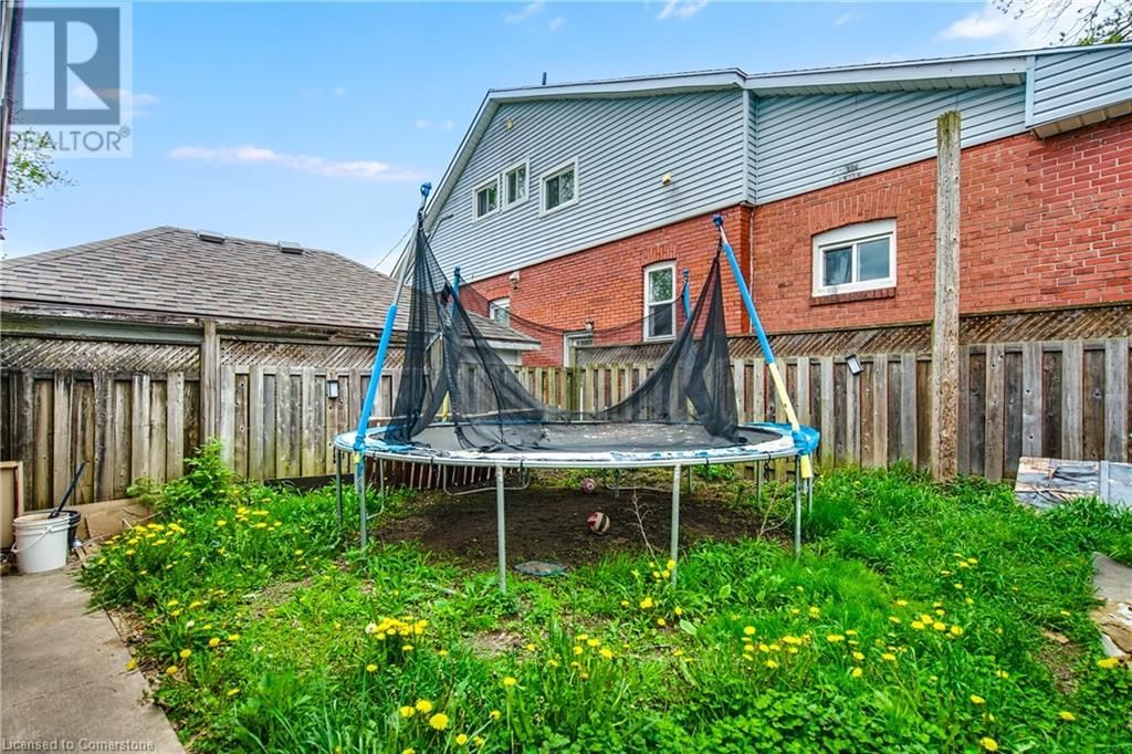 4674 RYERSON CRESCENT Image 34