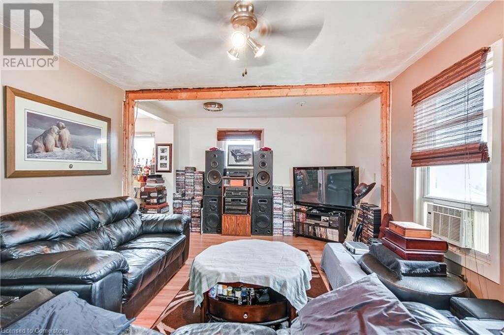 4674 RYERSON CRESCENT Image 5