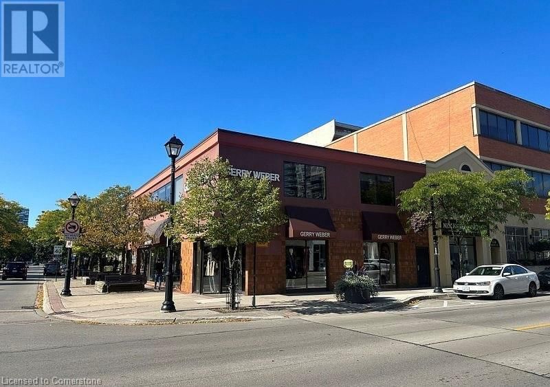 204 - 442 BRANT STREET Image 1
