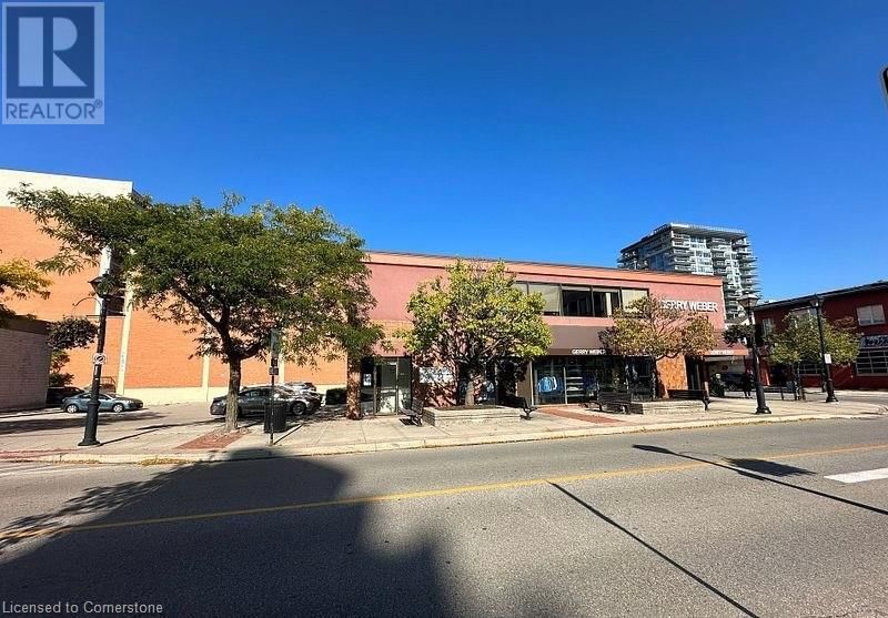 204 - 442 BRANT STREET Image 2