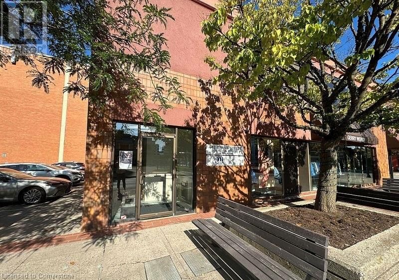 204 - 442 BRANT STREET Image 3