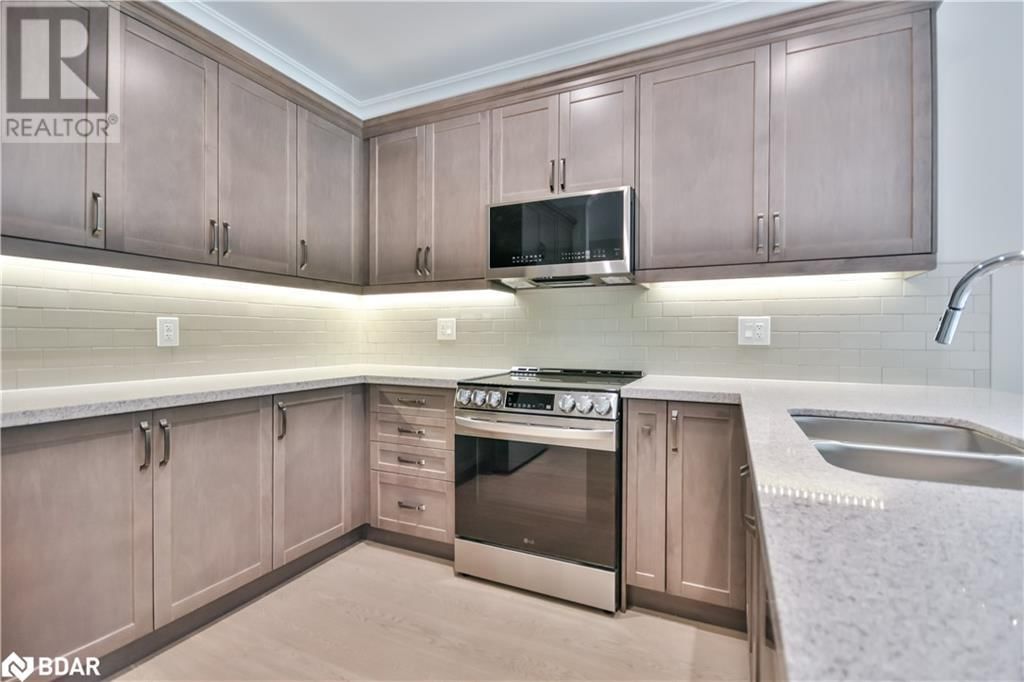 433 RUSS HOWARD DRIVE Image 12