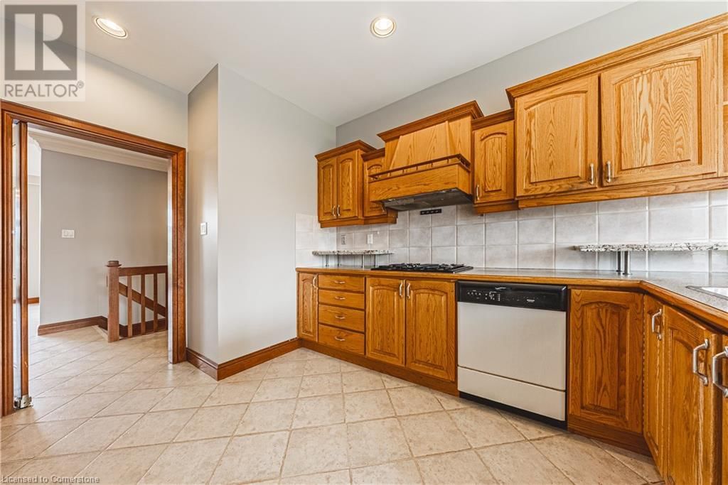 388 HEMLOCK AVENUE Image 15