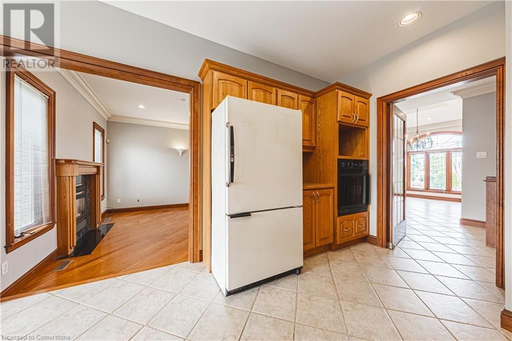 388 HEMLOCK AVENUE Image 16