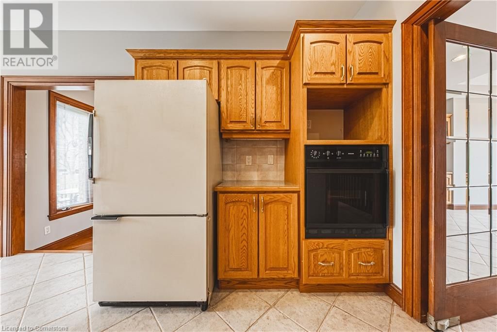 388 HEMLOCK AVENUE Image 17