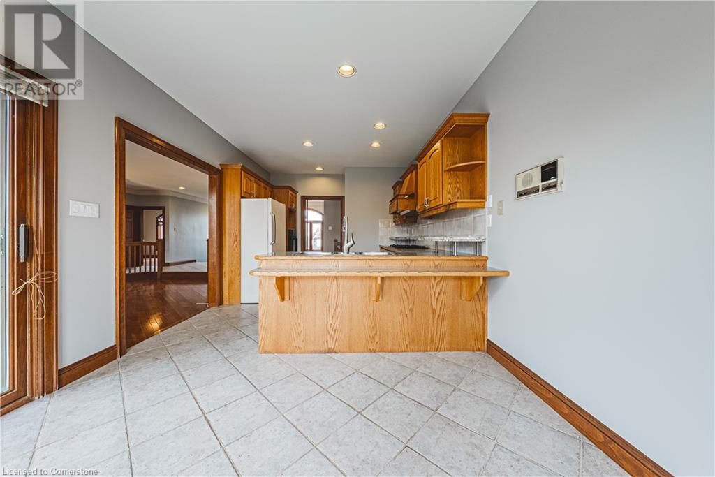 388 HEMLOCK AVENUE Image 19