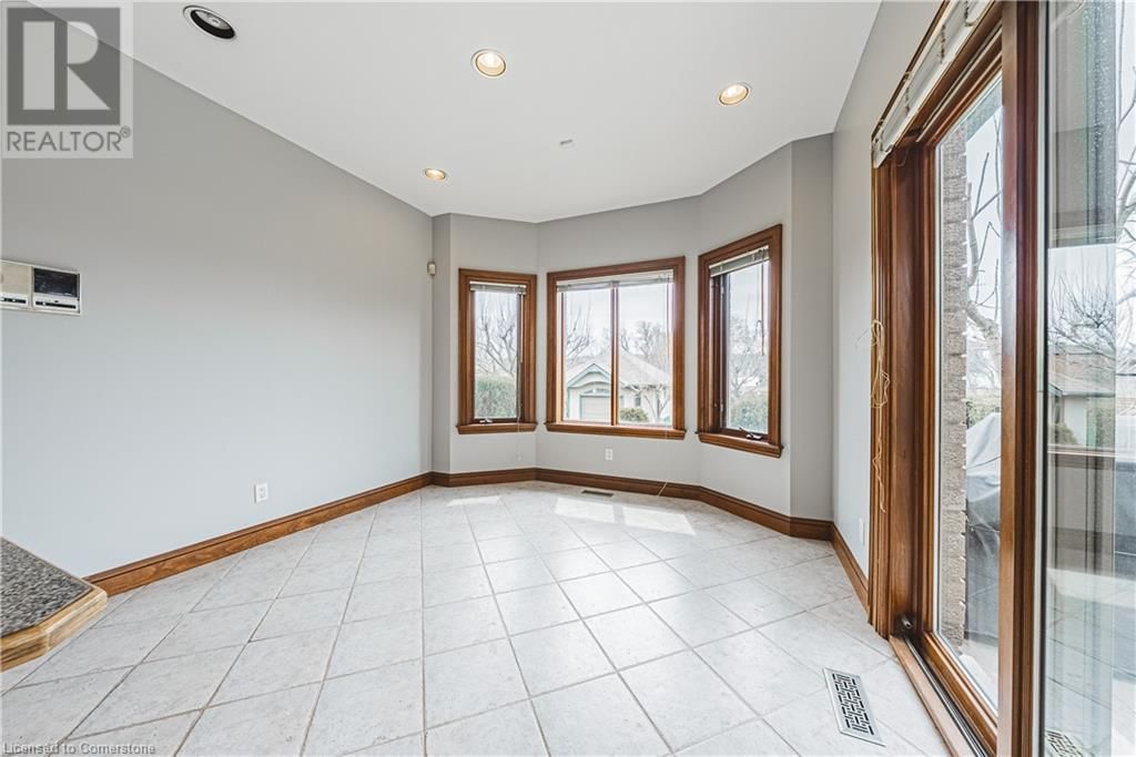 388 HEMLOCK AVENUE Image 21