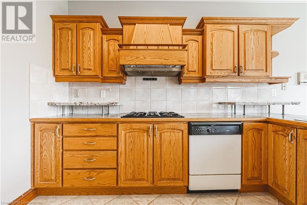 388 HEMLOCK AVENUE Image 24