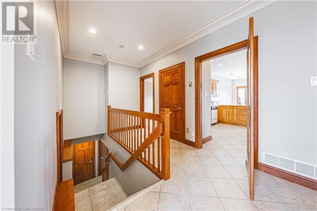 388 HEMLOCK AVENUE Image 26