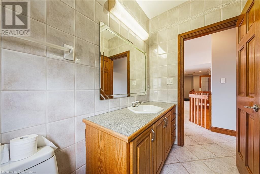 388 HEMLOCK AVENUE Image 33