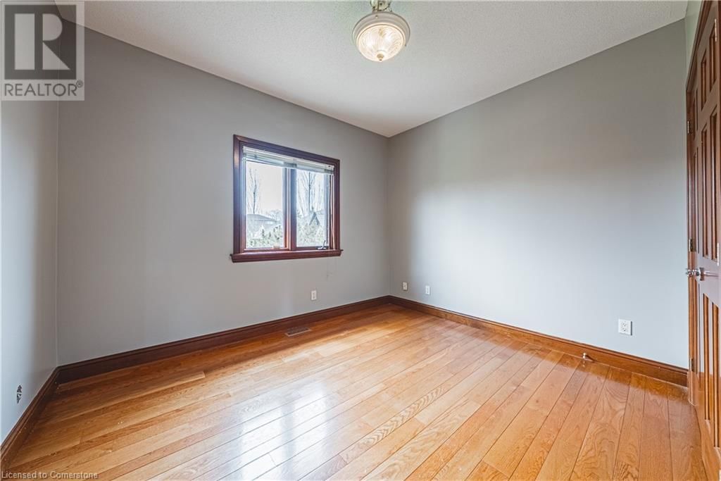 388 HEMLOCK AVENUE Image 34