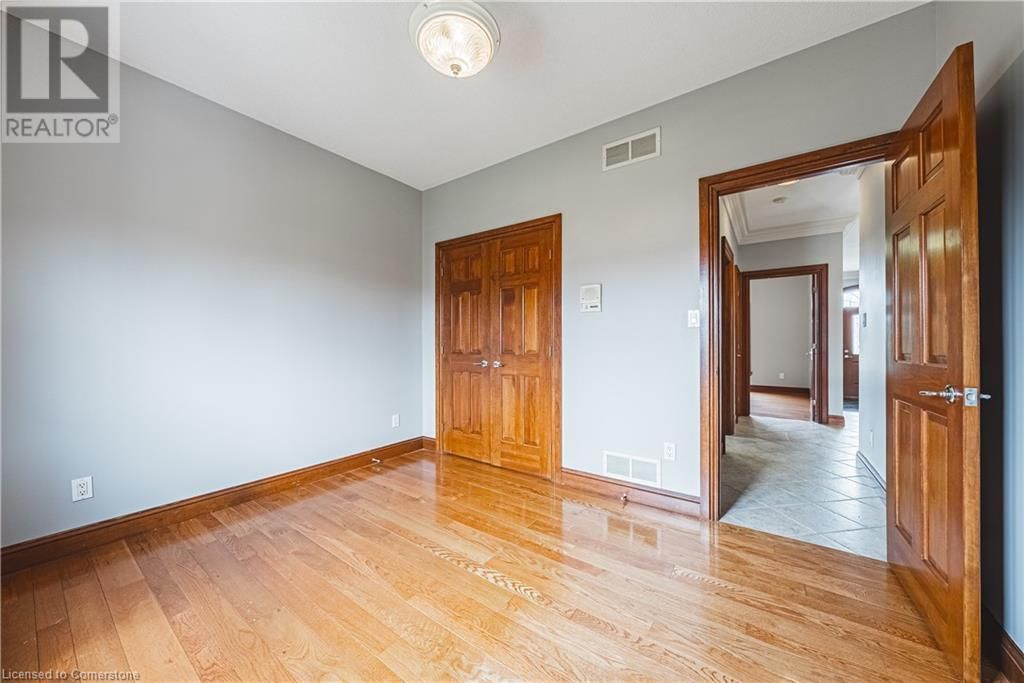 388 HEMLOCK AVENUE Image 35