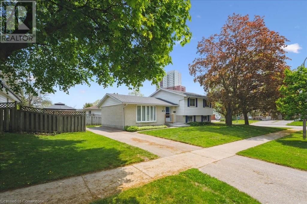 148 PEPPERWOOD CRESCENT Image 4
