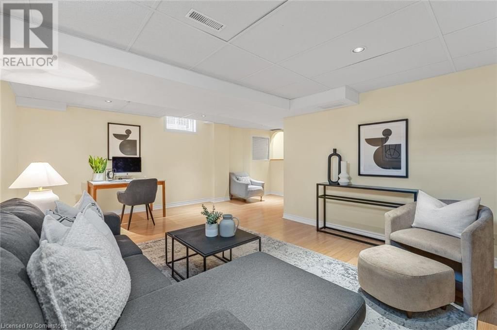 82 - 1489 HERITAGE WAY Image 30