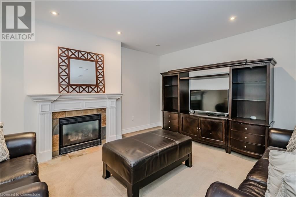 2946 SINGLETON COMMON Image 20