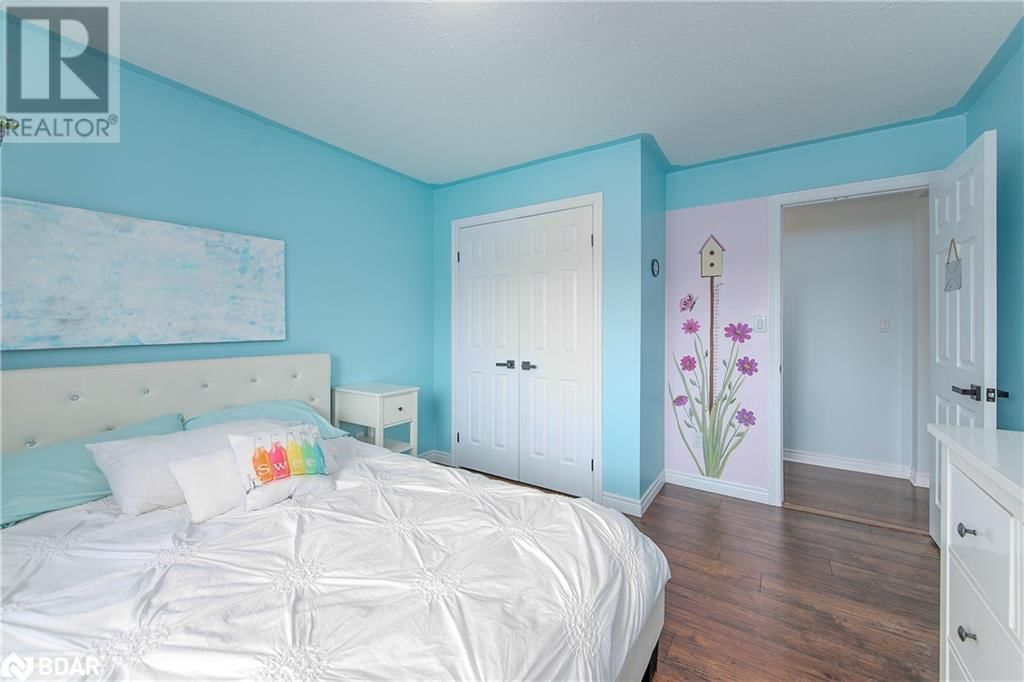 2 EVERGREEN LANE Image 31