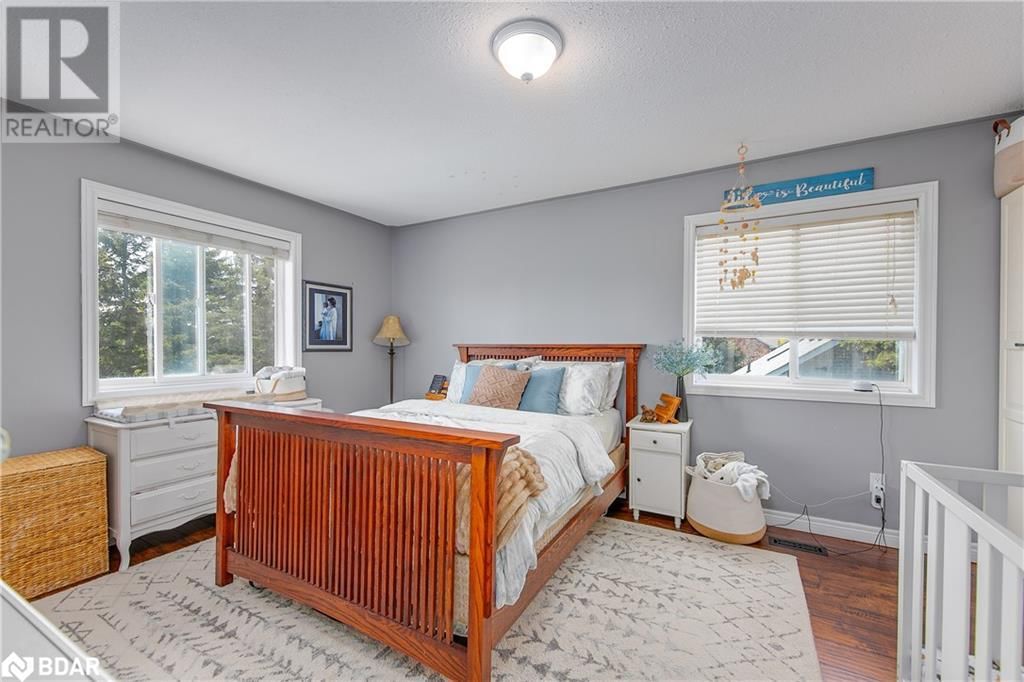 2 EVERGREEN LANE Image 37